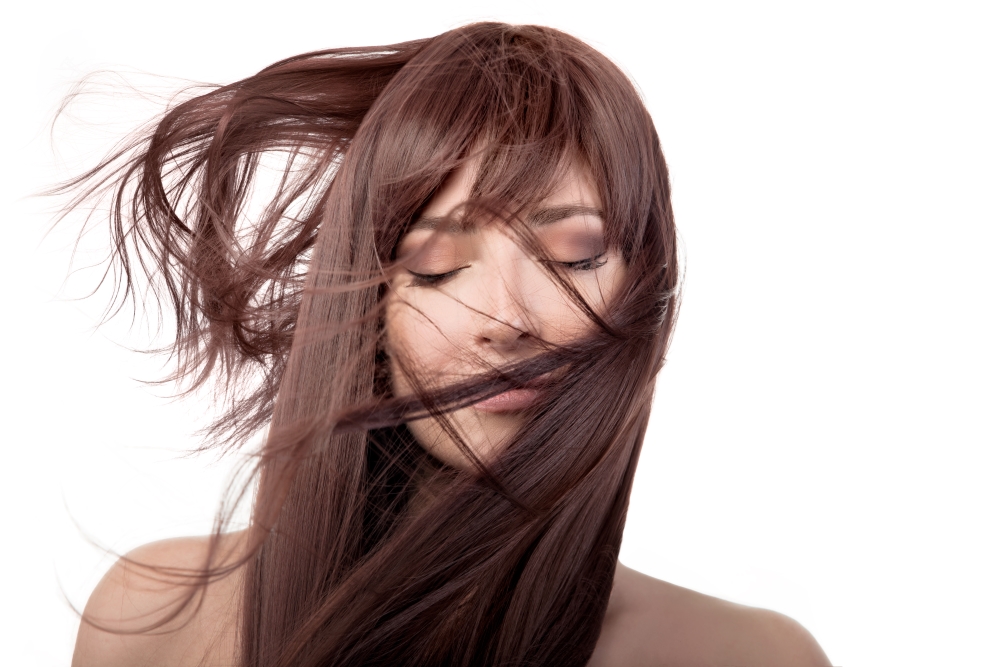 Le défi des cheveux fins et plats : dompter la texture