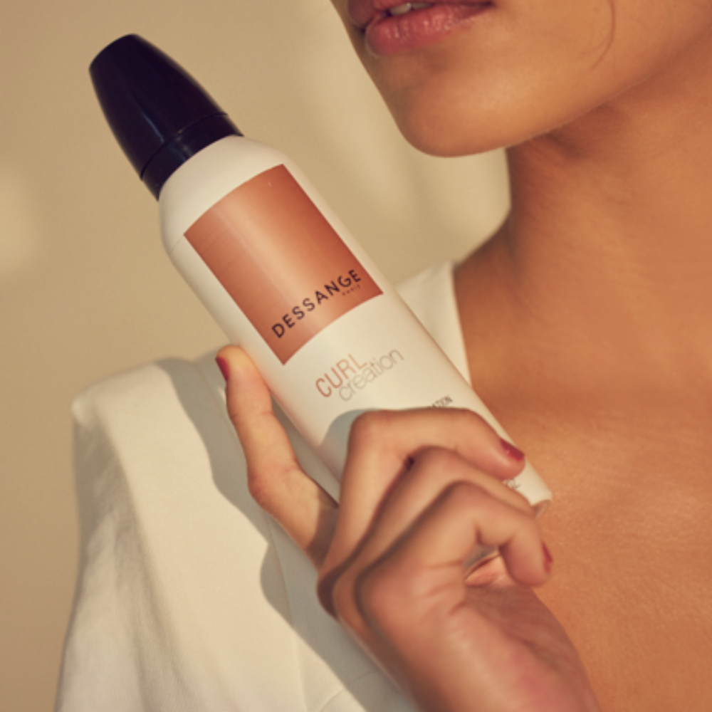 Mousse structurante des boucles